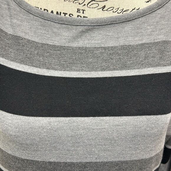 Liz Claiborne, black and gray striped tunic soft fabric - Picture 2 of 5